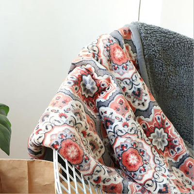 UKELER Flannel Sherpa Throws 60'' X 50', Cute Floral Design Soft Plush Flannel Blanket Throws for Bed/Couch/Sofa/Office/Camping