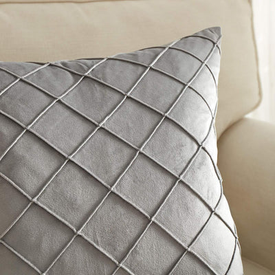 Beben Pack of 2 Velvet Throw Pillows Sofa Decorative Throw Pillow Covers 18X18 Soft Solid Cushion Case for Bedroom Car Outdoors